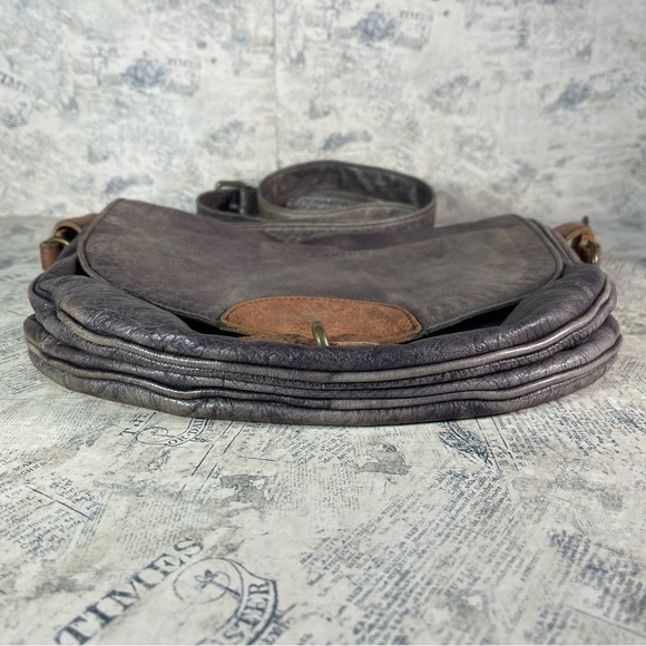 Liebeskind crossbody/messenger leather bag - Picture 7 of 16